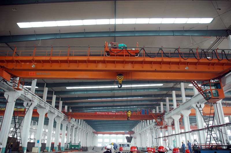 Puente grúa de 130 toneladas