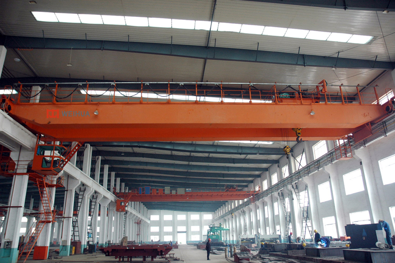 Puente grúa de 130 toneladas