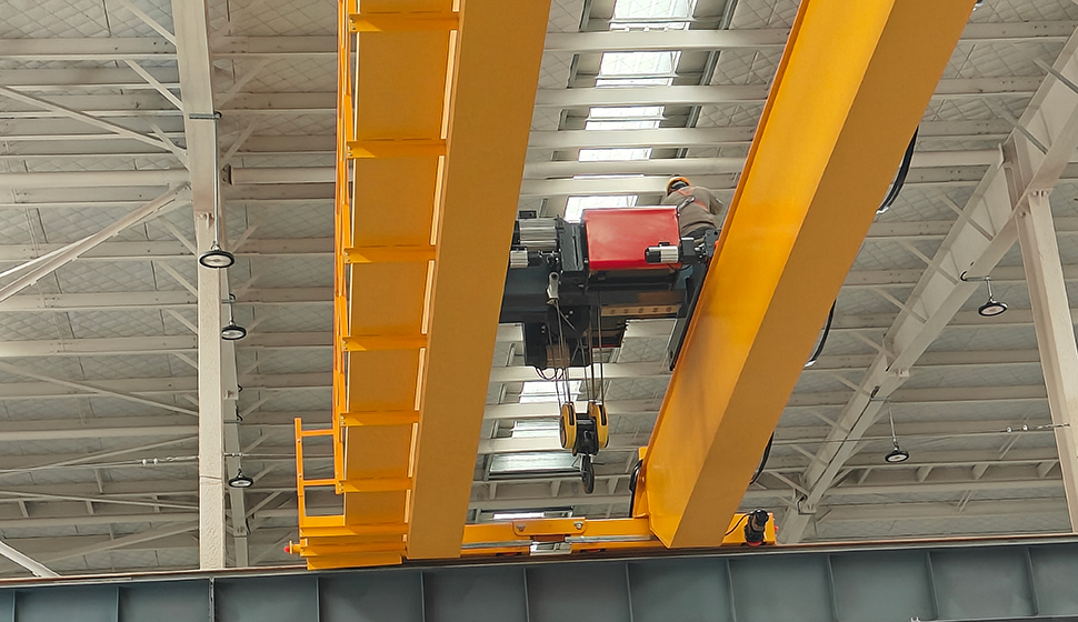 grúa aérea de dos vigas con polipasto