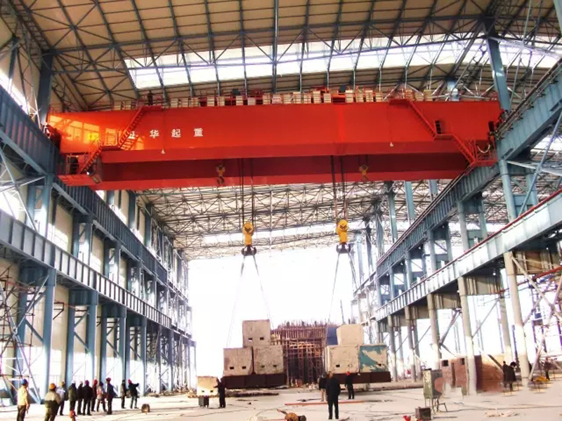 Puente grúa de 260 toneladas
