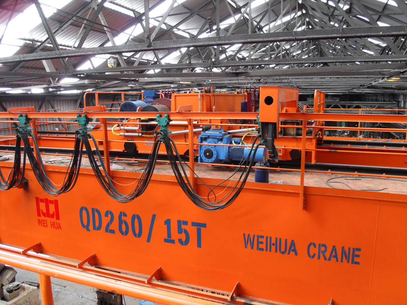 Puente grúa de 260 toneladas